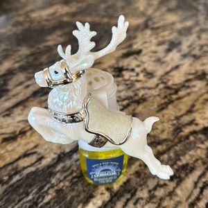 Bath and Body Works White Reindeer Wallflower